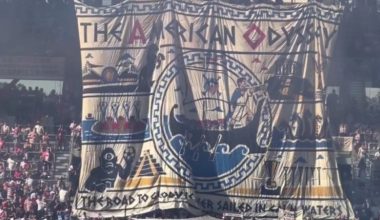 Η υποδοχή φιλάθλων στην ομάδα των ΗΠΑ με κορεό εμπνευσμένο από την Οδύσσεια (βίντεο)