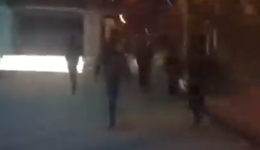 Ρουβίκωνας: Επίθεση με βαριοπούλες στο εργοστάσιο της Βιολάντα στη Λάρισα (βίντεο)