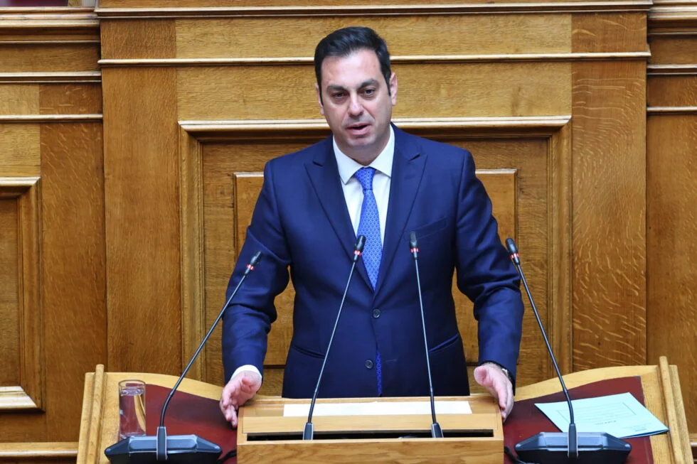Επέβαλαν σιωπή στον Σ.Κουλκουδίνα μετά το «αν δεν έχεις 10 ευρώ για βενζίνη χρησιμοποίησε τα ΜΜΜ»