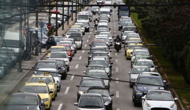 Χαλάνδρι: Κλειστή η Κώστα Βάρναλη λόγω θραύσης αγωγού – Αυξημένη η κίνηση