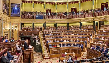 Η ισπανική Γερουσία απέρριψε την επικύρωση συνθήκης φιλίας με την Γαλλία