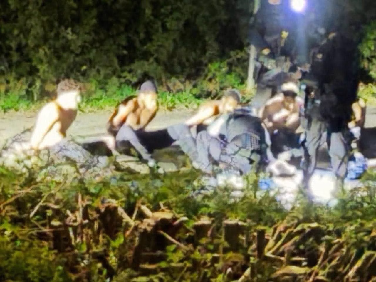 Η βρετανική Αντιτρομοκρατική εξήγησε γιατί έμειναν ελεύθεροι οι 5 «ύποπτοι» της βάσης στο Φέρφορντ
