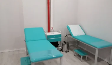 Καταγγελία για «αυτοσχέδιο ιατρείο» σε βίλα στην Αττική: «Η συνεδρία κόστιζε 6.000 ευρώ» (βίντεο)