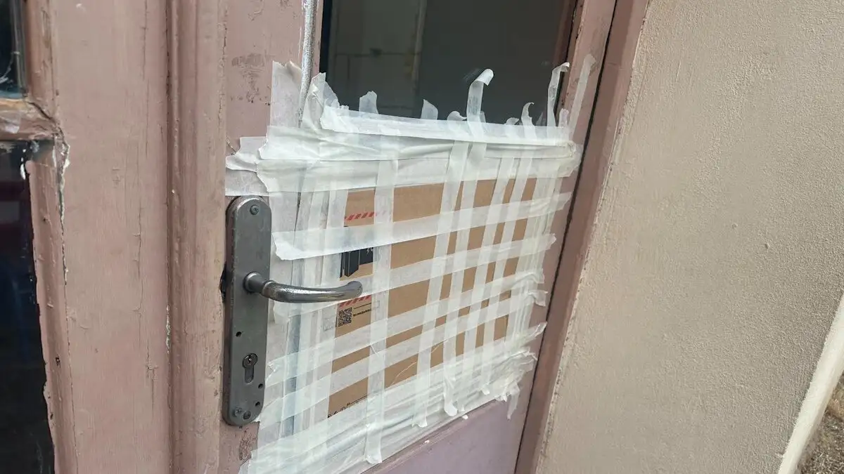 Μαράσλειο: Μαθητής τραυματίστηκε από σπασμένο υαλοπίνακα – «Είχαμε προειδοποιήσει από τον Μάιο»