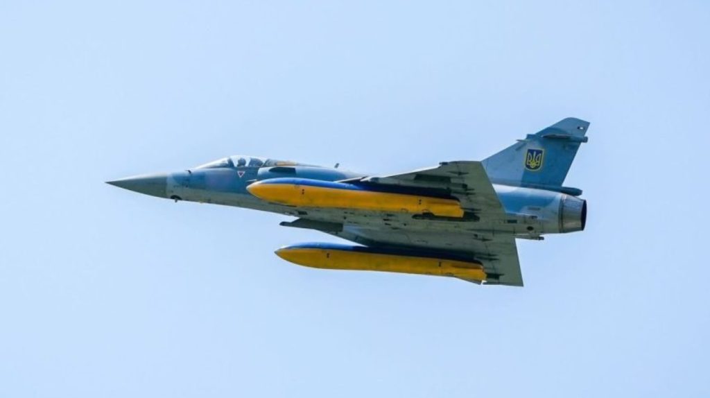 «Τρελό» κυνηγητό ρωσικού Geran-5 από γαλλικό Mirage 2000 των Ουκρανών στο Ρίβνε – Δείτε βίντεο