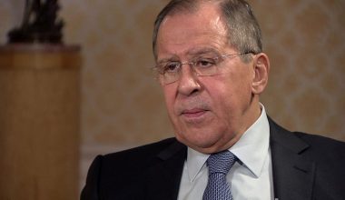 Έντονο τετ-α-τετ Λαβρόφ με BBC: «Η Ευρώπη διεξάγει πόλεμο εναντίον μας – Εμείς απλά απαντάμε»
