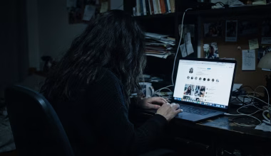 Στη φυλακή 38χρονη που έφτιαξε 203 προφίλ στα social media – Γιατί απειλούσε πιλότο της ΠΑ