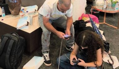 Ο Μ.Νετανιάχου έμεινε «σαστισμένος» όταν είδε τον ματωμένο ήρωα στην πτήση της Flydubai (βίντεο)