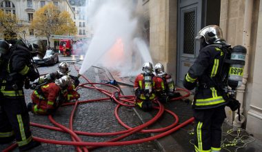 Το Παρίσι ζητά εξηγήσεις από το Κίεβο: Νεκροί Γάλλοι πυροσβέστες από ρωσικά UAV! (βίντεο)