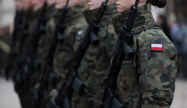 Στρατόπεδο Πολωνία: Άνοιξαν δέμα και μεταφέρθηκαν εσπευσμένα στο νοσοκομείο