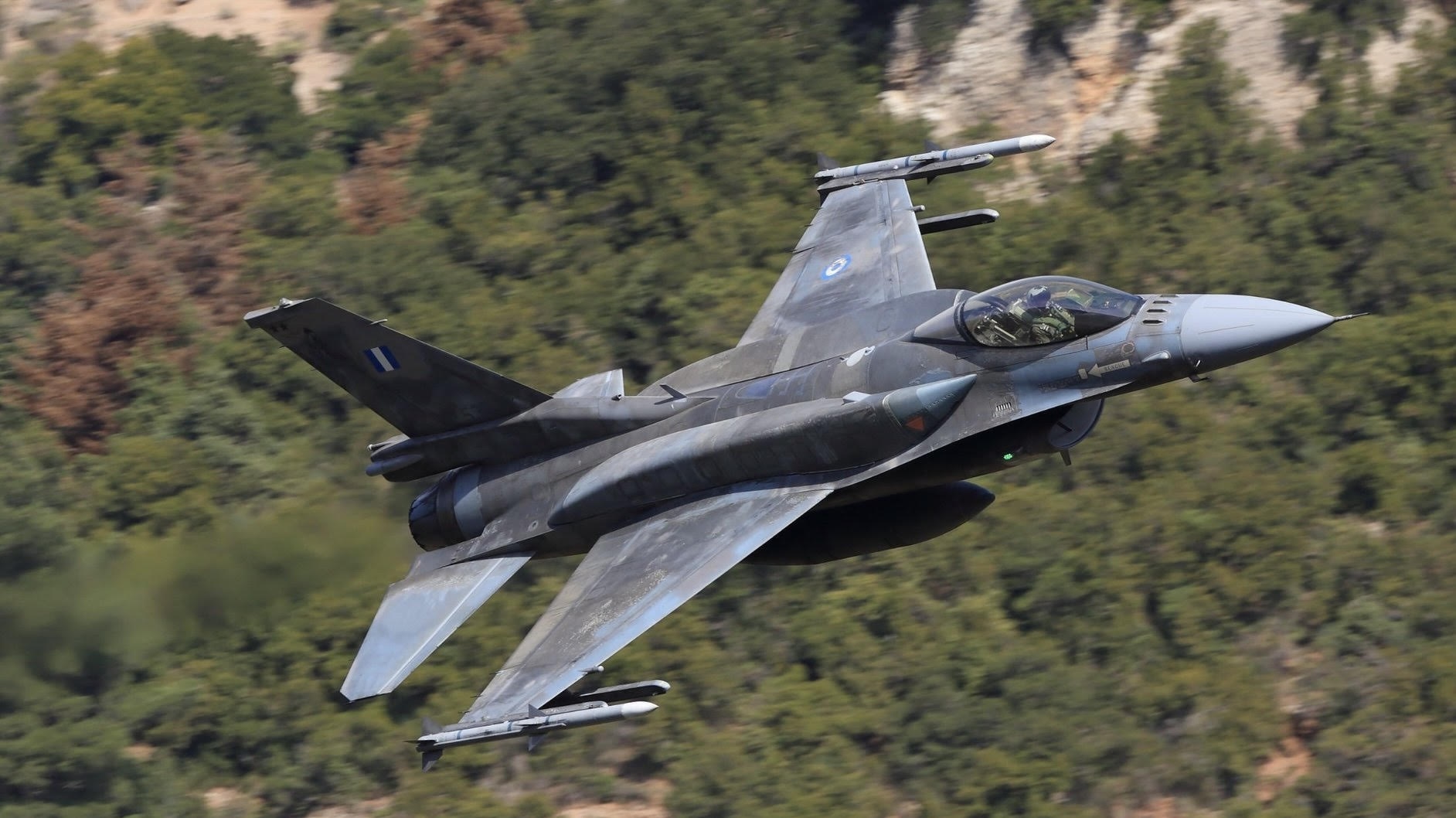 Κύπρος: Με ελληνικά F-16 Viper και Barak MX πραγματοποιήθηκε η παρέλαση (βίντεο)