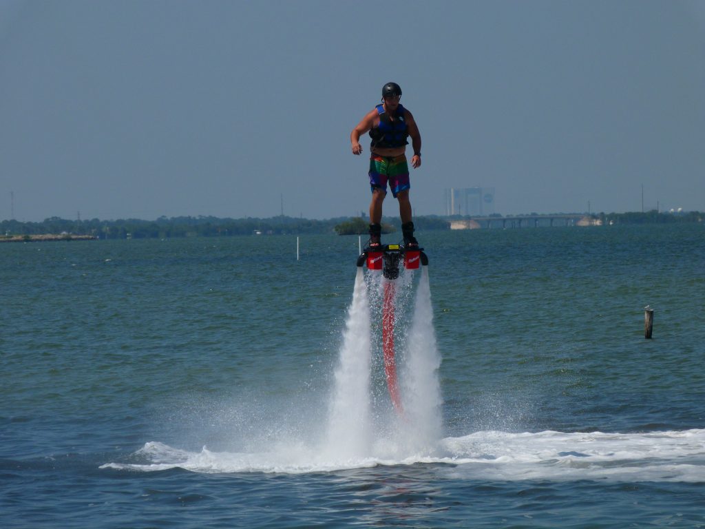 Hydroflight: Το εντυπωσιακό water sport που μετατρέπει το νερό σε «κινητήρα»