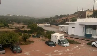 Κρήτη: Πλημμύρισαν σπίτια και δρόμοι – Αυτοκίνητα «βούλιαξαν» στα λασπόνερα (φώτο-βίντεο)