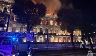Ρωσία: Στις φλόγες το ιστορικό Miller Mansion στην Αγία Πετρούπολη – Δείτε βίντεο
