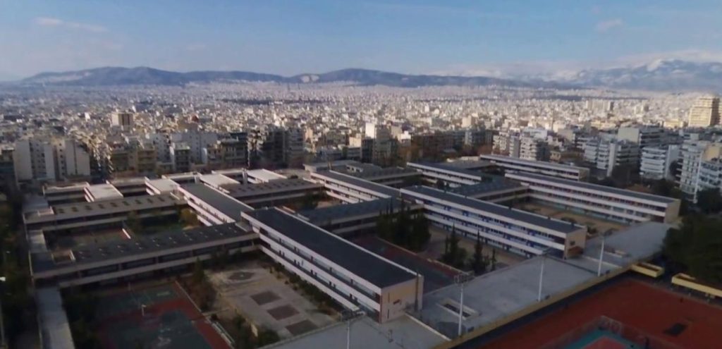 Γκράβα: Έκτακτη εκκένωση στο σχολικό συγκρότημα – Φόβοι για διαρροή αερίου
