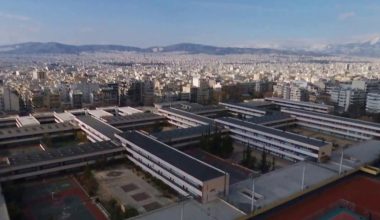 Γκράβα: Έκτακτη εκκένωση στο σχολικό συγκρότημα – Φόβοι για διαρροή αερίου στα σχολεία