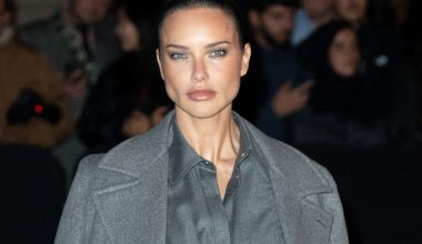 Αντριάνα Λίμα: «Τα πόδια της είναι πιο λεπτά από τα χέρια μου» – Η εμφάνιση που σχολιάστηκε (βίντεο)