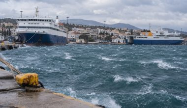 Απαγορευτικό απόπλου: Ποια ακτοπλοϊκά δρομολόγια έχουν ακυρωθεί λόγω των θυελλωδών ανέμων