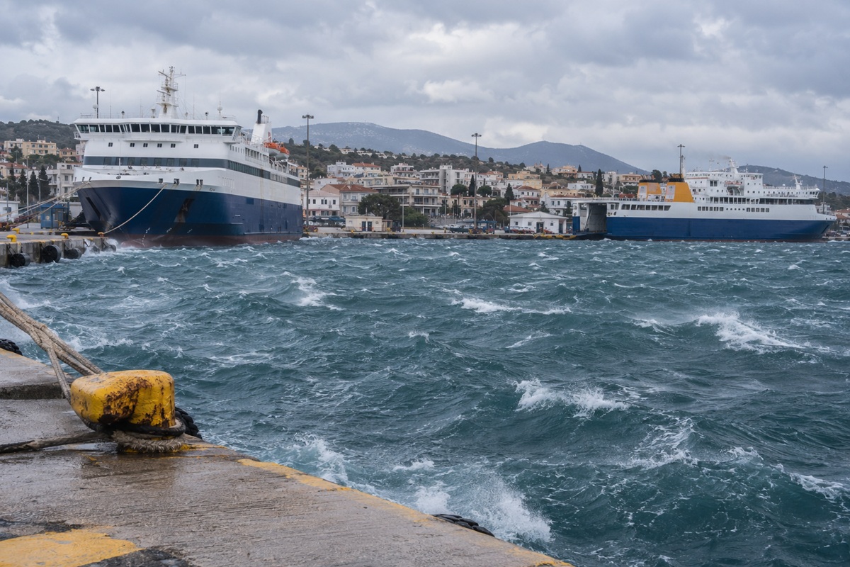 Απαγορευτικό απόπλου: Ποια ακτοπλοϊκά δρομολόγια έχουν ακυρωθεί λόγω των θυελλωδών ανέμων