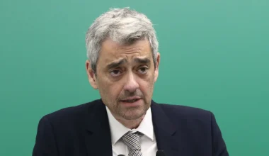 Ο Κακλαμάνης του ΠΑΣΟΚ συμφωνεί με την πρόταση Τσίπρα για πλαφόν στα καύσιμα