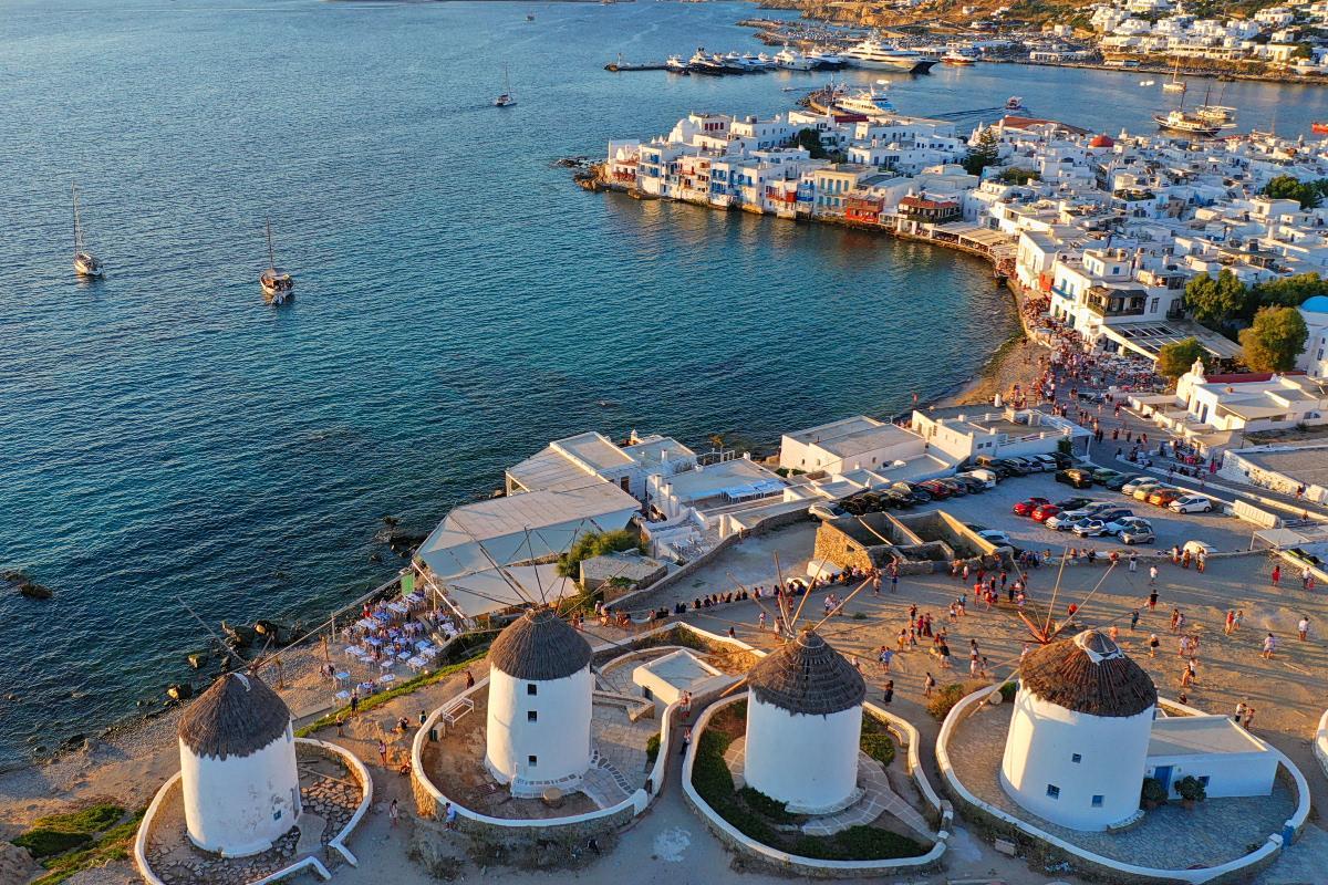Σωρηδόν εκβιασμοί στην υπόθεση της Πολεοδομίας Μυκόνου: «Θα βγάλω την άδεια γιατί φοβάμαι» (βίντεο)