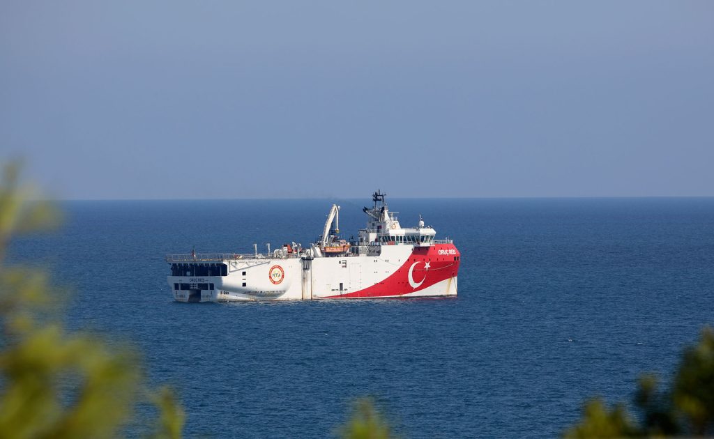 Στα ανοικτά των Kατεχομένων πλέει το «Ορούτς Ρέις»: H «απάντηση» της Άγκυρας για το καλώδιο GSI