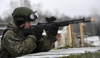 Ρώσος μένει έκπληκτος με τα σήματα δεκάδων Ουκρανών στρατιωτών που εξουδετέρωσε – Δείτε βίντεο