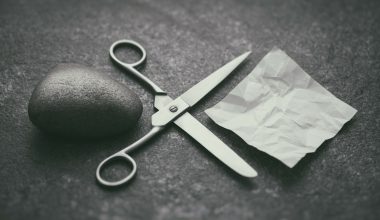 Πέτρα, Ψαλίδι, Χαρτί: Το απλό παιχνίδι που κρύβει μαθηματικά και ψυχολογία