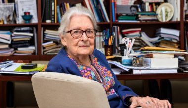 Ιωάννα Κατσουράδη: Πέθανε η κορυφαία φιλόσοφος της Κων/λης-«Δασκάλα των δασκάλων» γράφουν οι Τούρκοι