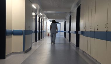 Σύνταξη στα 62 για εργαζόμενους του ΕΣΥ: Ποιοι βγαίνουν νωρίτερα