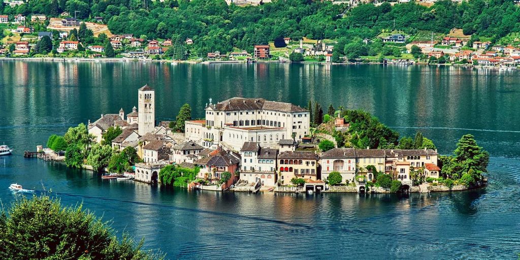 Isola San Giulio: Το μικρό νησί της Ιταλίας που είναι αφιερωμένο στη σιωπή