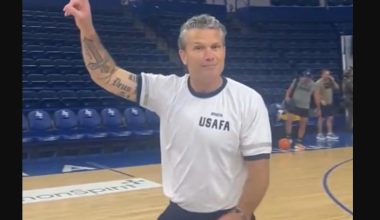 Πιτ Χέγκσεθ όπως λέμε… Στεφ Κάρι: Ο Αμερικανός ΥΠΑΜ ευστόχησε στα 9 από τα 10 τρίποντα! (βίντεο)