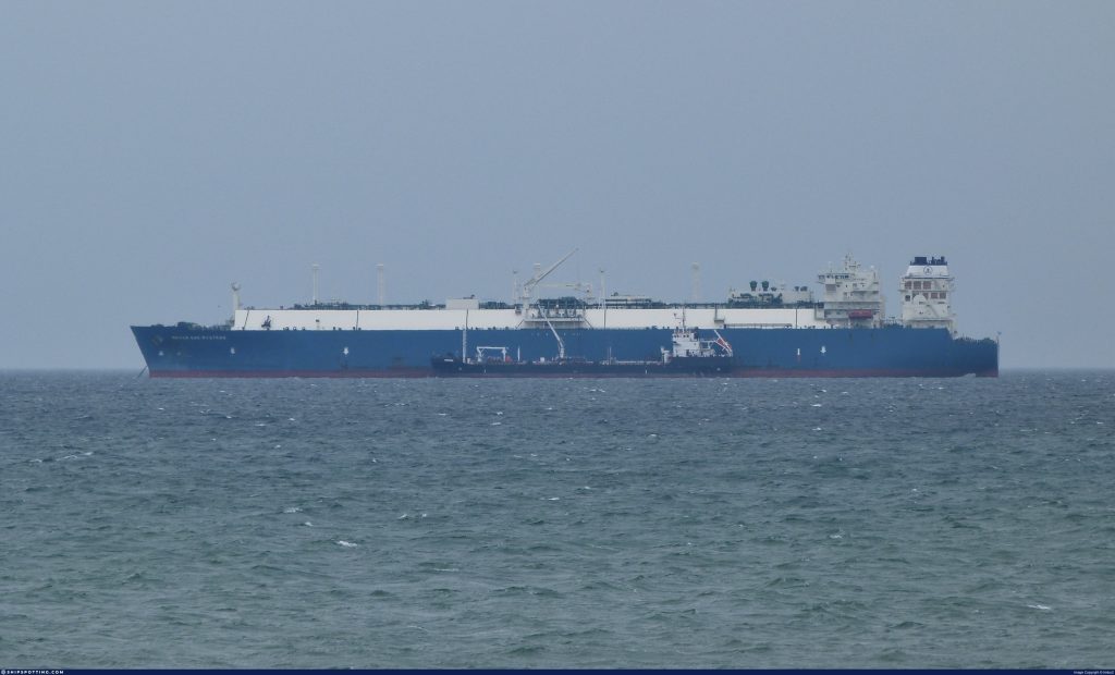 Το ελληνόκτητο «Maran Gas Mystras» χτυπήθηκε από άγνωστο βλήμα στα Στενά του Ορμούζ