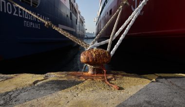 Πειραιάς: Αλιείς απέκλεισαν την πύλη Ε1 – Κινητοποιήσεις και στην Θεσσαλονίκη (βίντεο)