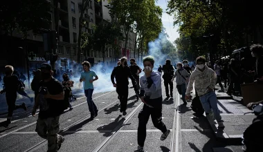 Σοβαρά επεισόδια στη Γαλλία: Χιλιάδες μαθητές και φοιτητές στους δρόμους σε πάνω από 30 πόλεις