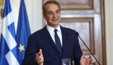Κ.Μητσοτάκης κατά Π.Σάντσεθ για τη στέγαση: «Απέτυχε πλήρως και κατέρρευσε»