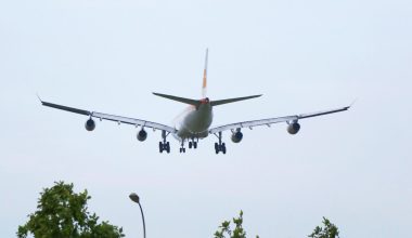 Αεροπορικά ταξίδια: Νέα δικαιώματα για εκατομμύρια επιβάτες από το 2027 – Αποζημιώσεις έως 600 ευρώ