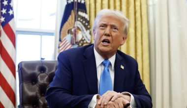 Ν.Τραμπ: Αυτός είναι ο λόγος που οι ΗΠΑ απομάκρυναν όλα τα βομβαρδιστικά τους από τη βάση Φέρφορντ