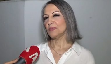 Άντζυ Σαμίου: Επέστρεψε στη σκηνή μετά από 18 χρόνια & τραγούδησε το «Παράλληλη Αγάπη» (βίντεο)