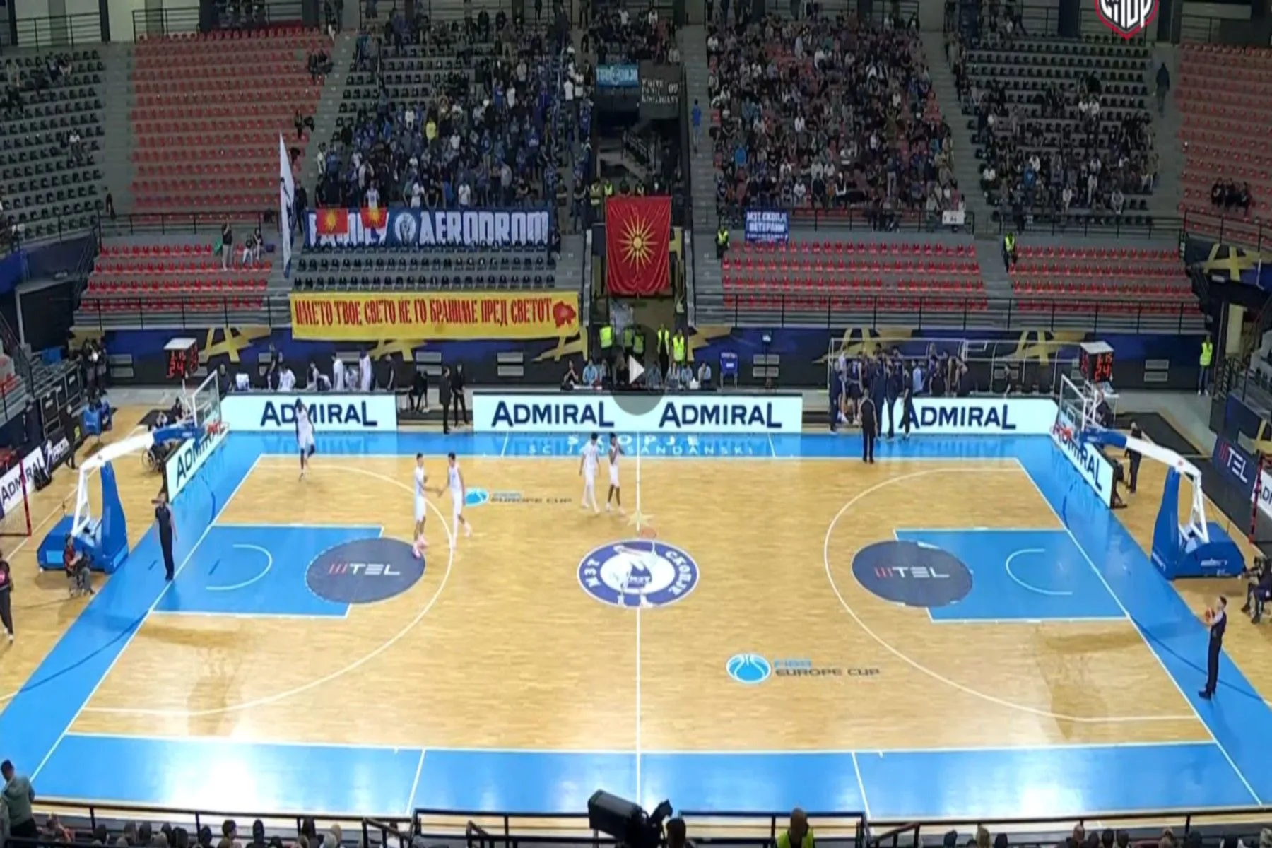 Οι Σκοπιανοί προκαλούν με πανό στον αγώνα του Ηρακλή – Χάρτης με σύνορα έως τη Χαλκιδική (φώτο)