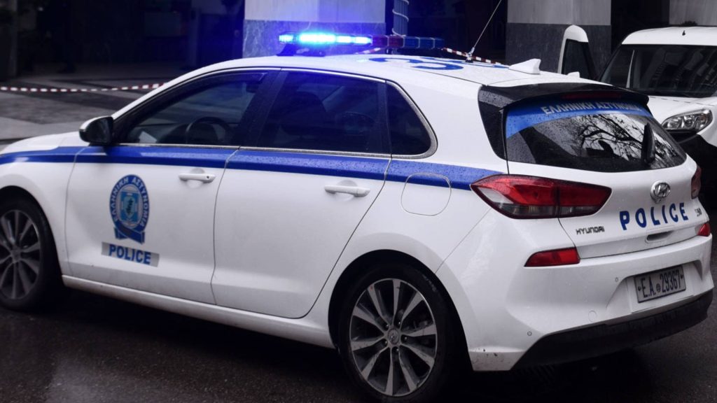 Ρομά αντί να πουλήσει αυτοκίνητο λήστεψε με όπλο τους αγοραστές! – Τους έκλεψε 27.000€