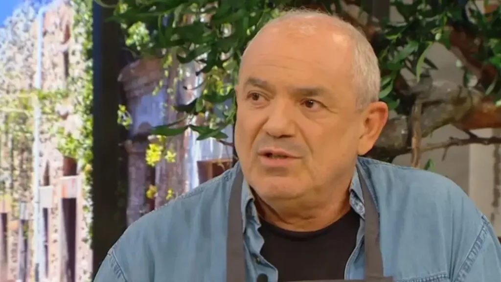 Το παράπονο του Ταξιάρχη Χάνου: «Μετά από 40 χρόνια δουλειάς, με ξέρουν από το “Στη εννέα”» (βίντεο)