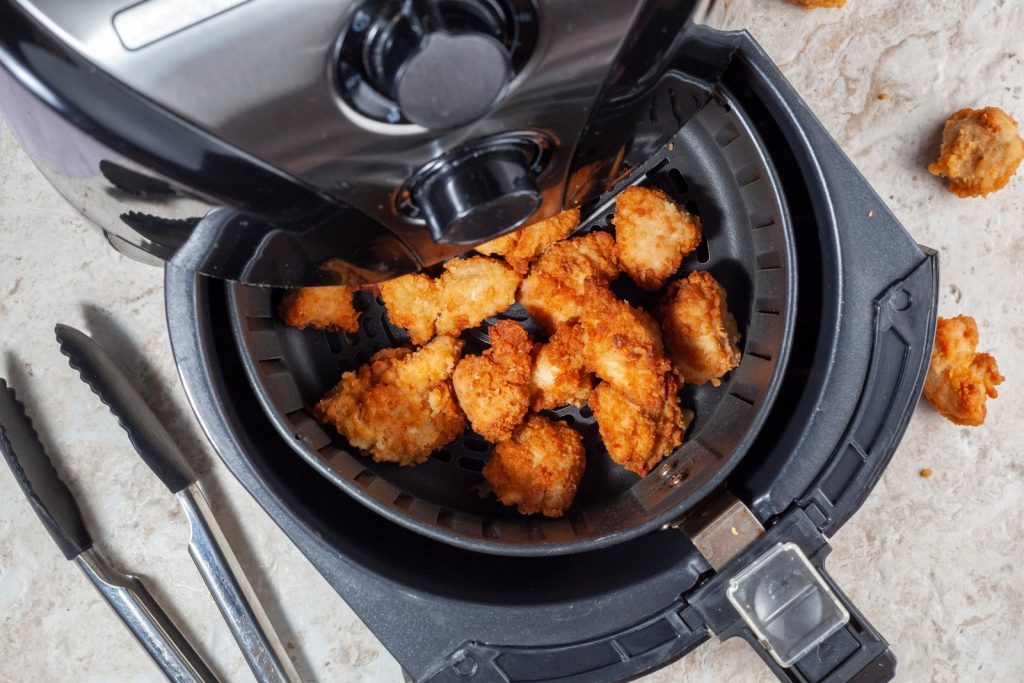 Air Fryer: Γιατί δεν είναι όλα τα φαγητά πιο υγιεινά όταν τα ψήνετε εκεί