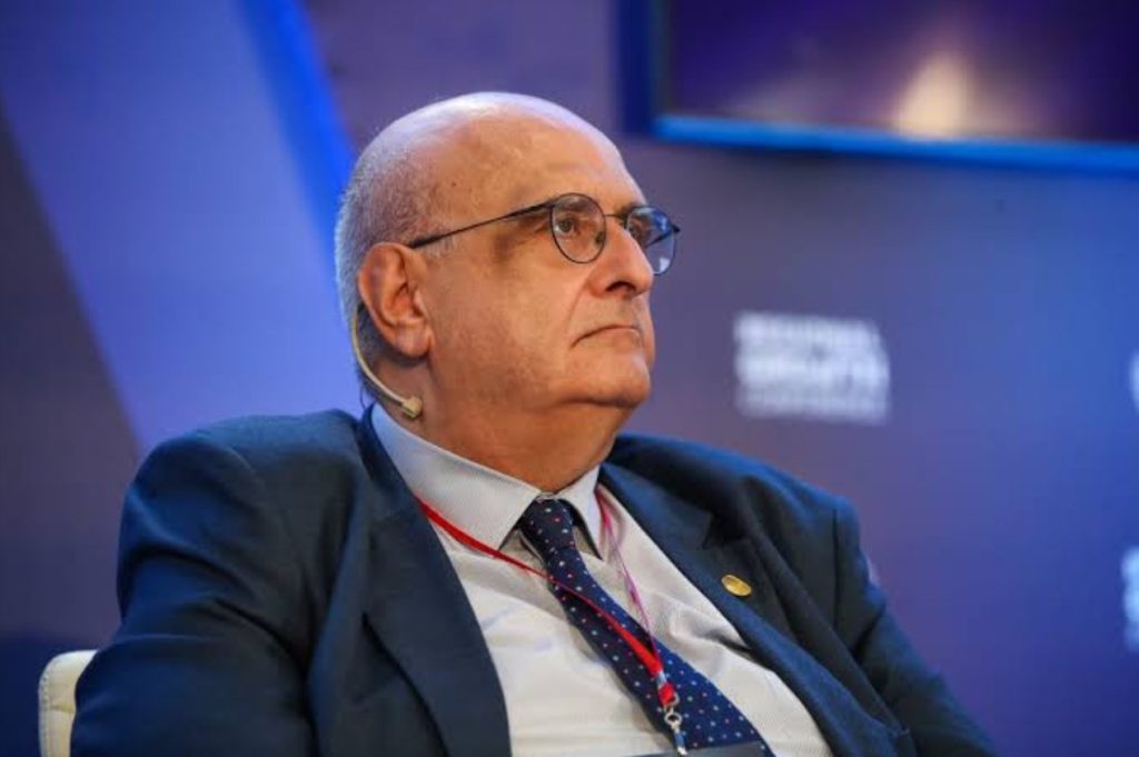Ένταση και αποκλεισμός για τον πρύτανη του πανεπιστημίου Πατρών – Τι καταγγέλλει ο Χρήστος Μπούρας
