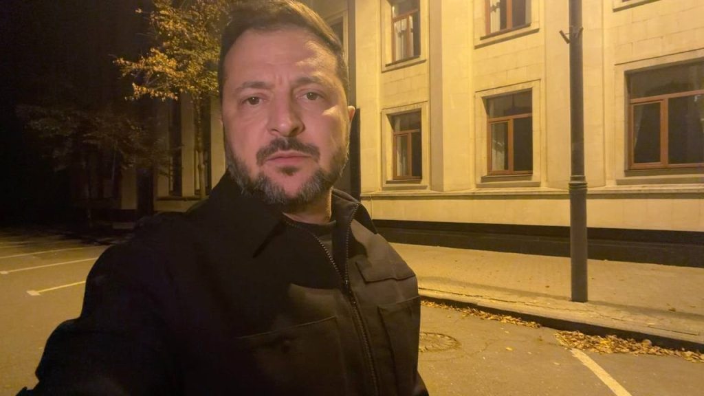 «Κόλαση» και στην γενέτειρα του Β.Ζελένσκι: Οι υπερηχητικοί Zircon «ρήμαξαν» την πόλη (βίντεο-φωτο)