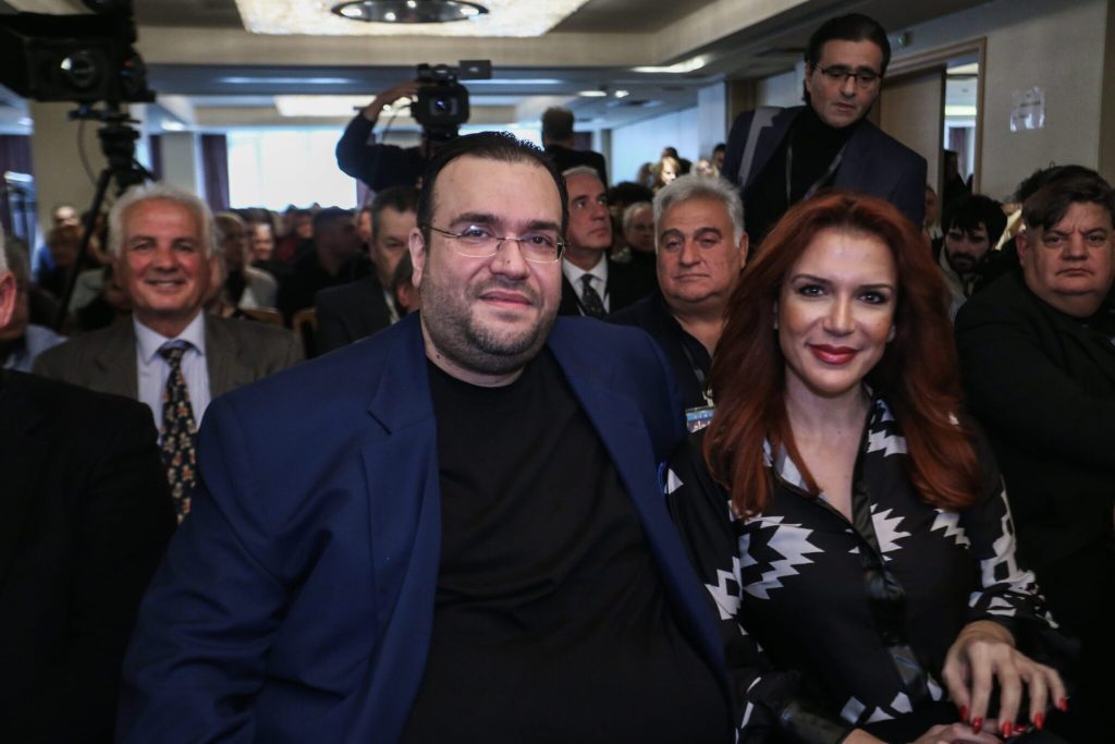 Φίλιππος Καμπούρης: Εσπευσμένα στο νοσοκομείο – Ανέφερε ότι παθαίνει εγκεφαλικό