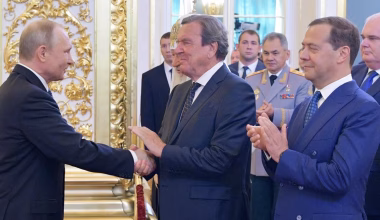 Ο B.Πούτιν κάλεσε τον Γ.Σρέντερ στην κατοικία του ανήμερα των γενεθλίων του (φωτο)