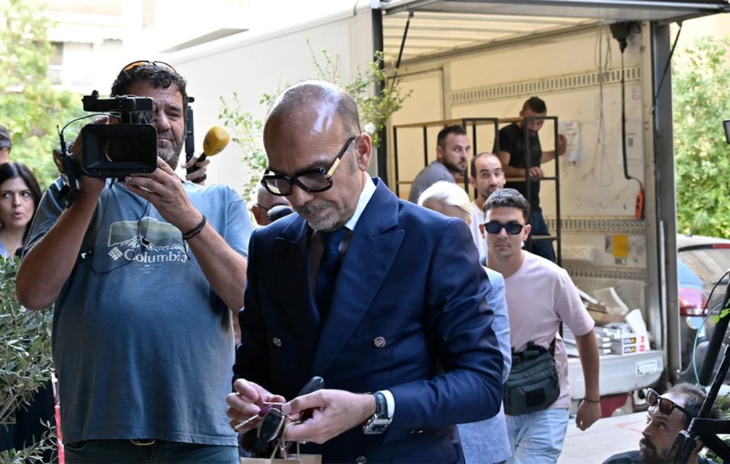 «Τώρα φοράω τα σέξι εσώρουχα»: H μαρτυρία για τα ιδιαίτερα γούστα του Ηλία Θεοδωρόπουλου