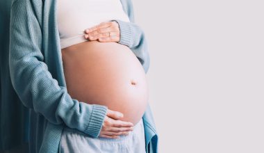Μητέρα της εγκύου που δέχθηκε επίθεση από 17χρονο στη Νίκαια: «Υπάρχει κίνδυνος για το παιδί»