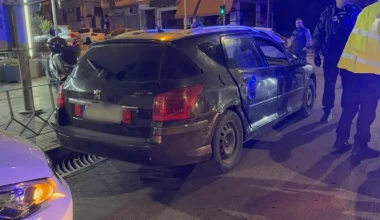 Καταδίωξη ΙΧ με παράνομους μετανάστες στη Θεσσαλονίκη: Η live μετάδοση και ο οδηγός που έφυγε πεζός